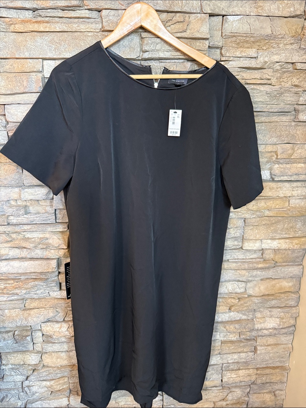 The Limited Black Short-Sleeve Shift Tunic